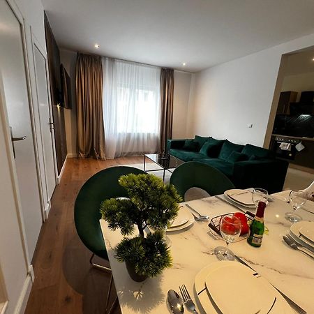 105 Quadratmeter Apartment, Parkplatz, Kinderfreundlich, 6 Personen, Wifi, Vollausgestattete Kueche, Crimmitschau Exteriör bild