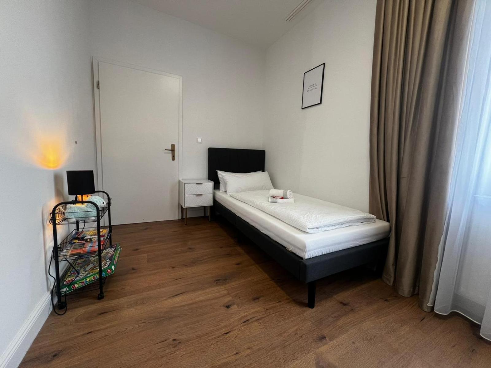 105 Quadratmeter Apartment, Parkplatz, Kinderfreundlich, 6 Personen, Wifi, Vollausgestattete Kueche, Crimmitschau Exteriör bild