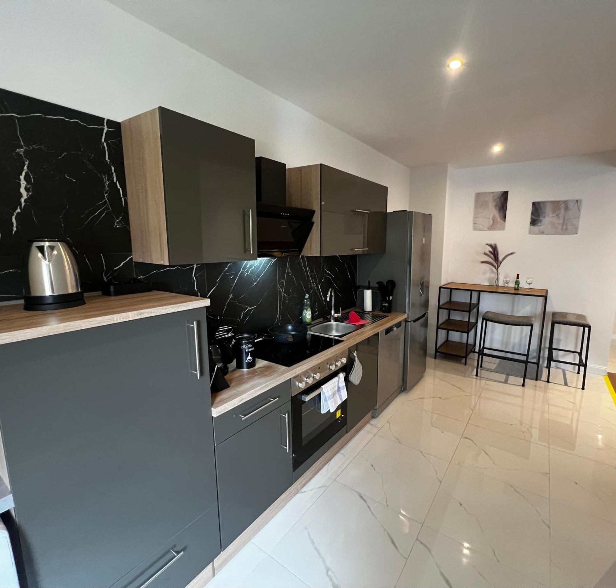 105 Quadratmeter Apartment, Parkplatz, Kinderfreundlich, 6 Personen, Wifi, Vollausgestattete Kueche, Crimmitschau Exteriör bild