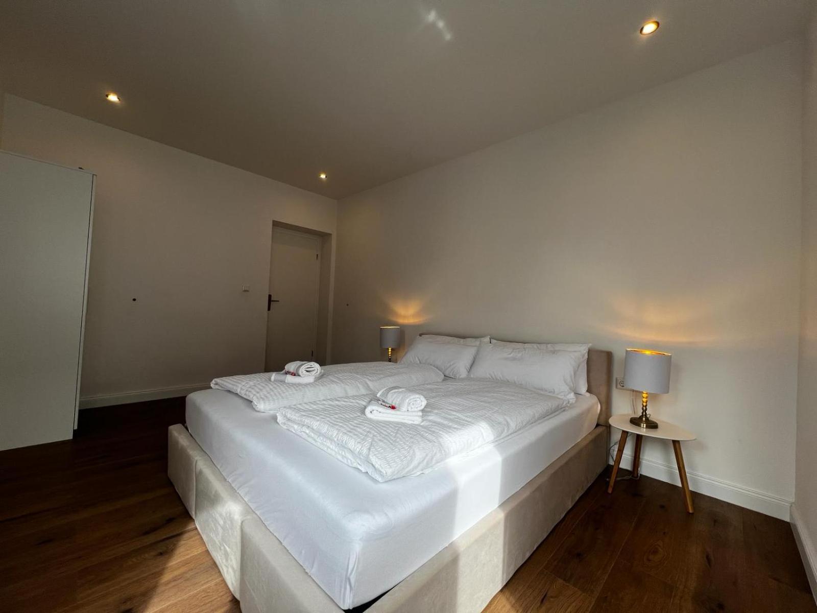 105 Quadratmeter Apartment, Parkplatz, Kinderfreundlich, 6 Personen, Wifi, Vollausgestattete Kueche, Crimmitschau Exteriör bild