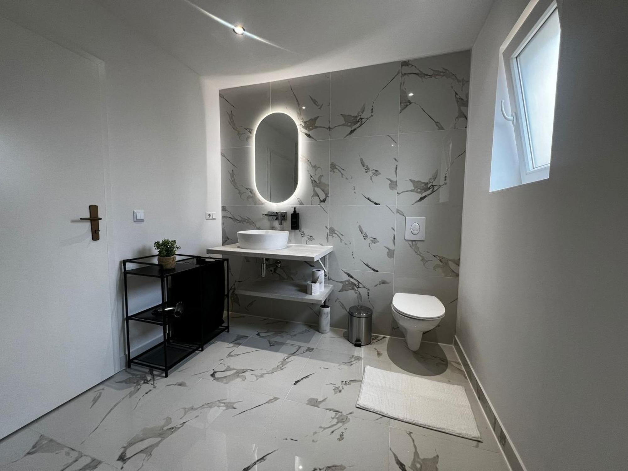 105 Quadratmeter Apartment, Parkplatz, Kinderfreundlich, 6 Personen, Wifi, Vollausgestattete Kueche, Crimmitschau Exteriör bild